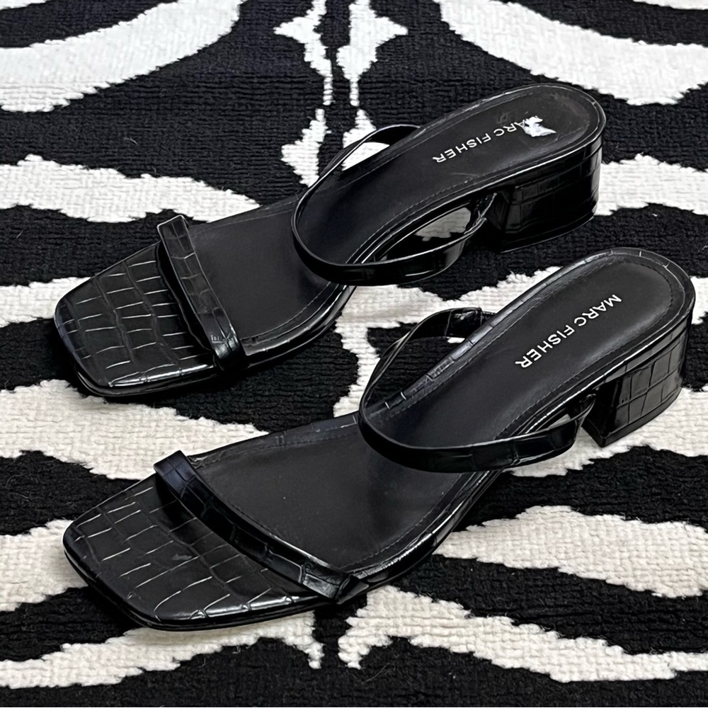 Marc Fisher Black Caylon Croc Embossed Block Heel Strappy Slide Sandal Size 8.5 - Picture 2 of 9